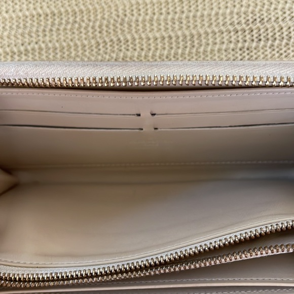 LOUIS VUITTON VERNIS Yellow Zippy Wallet - Picture 9 of 10